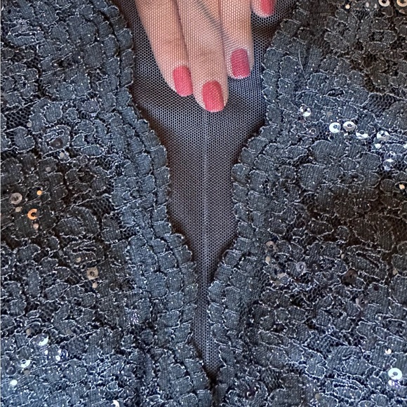 Black lace prom cocktail dress size 2 plunge neckline.  NWT - Picture 6 of 12